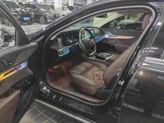 BMW 7 Series — Фото автомобиля 3