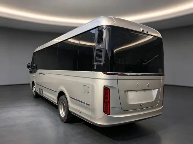 Hongqi Guoyue — Фото автомобиля 6