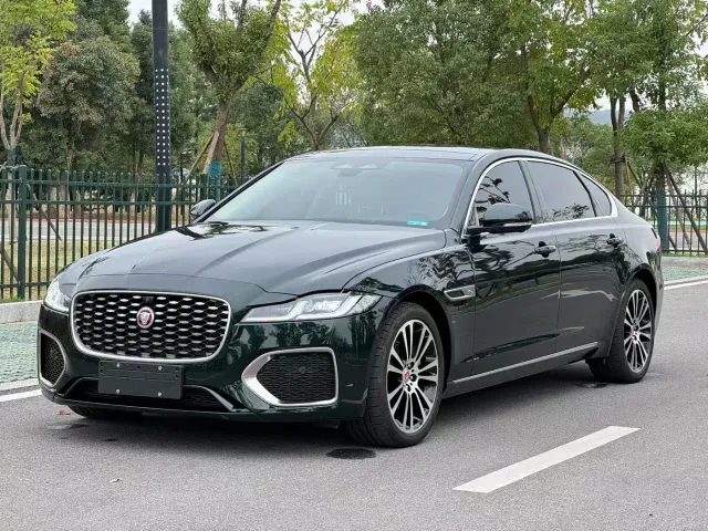Фотография автомобиля — Jaguar XFL