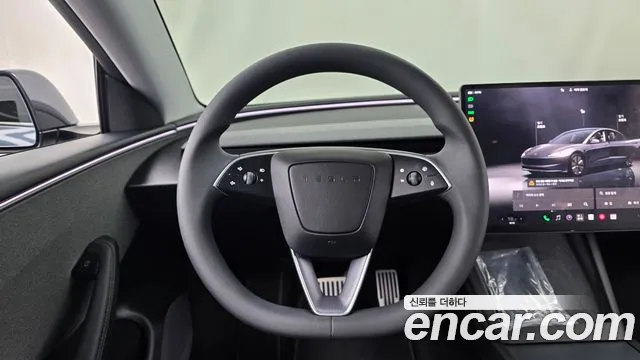 Tesla Model 3 — Фото автомобиля 18