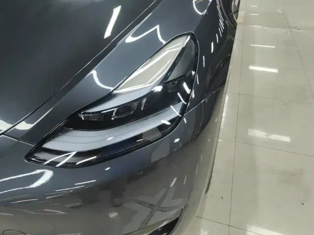 Tesla Model Y — Фото автомобиля 5