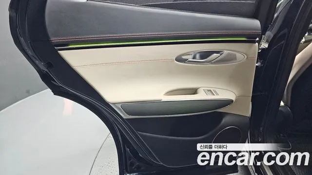 Genesis GV70 2.5T Бензин 2WD — Фото автомобиля 24