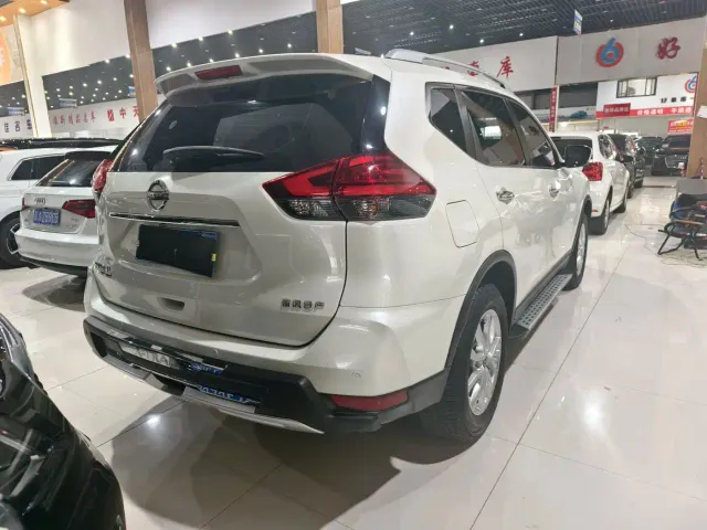 Nissan X-Trail — Фото автомобиля 5