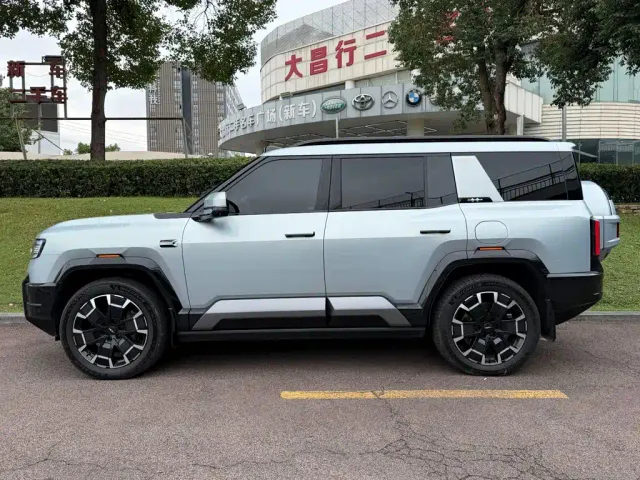 BYD FangChengBao Leopard 8 — Фото автомобиля 3