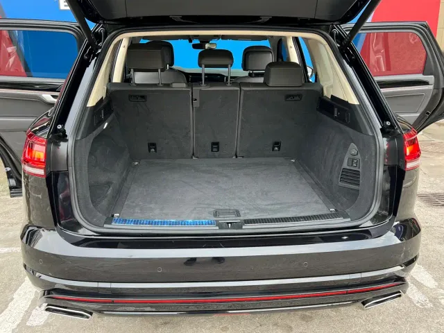 Volkswagen Touareg — Фото автомобиля 30