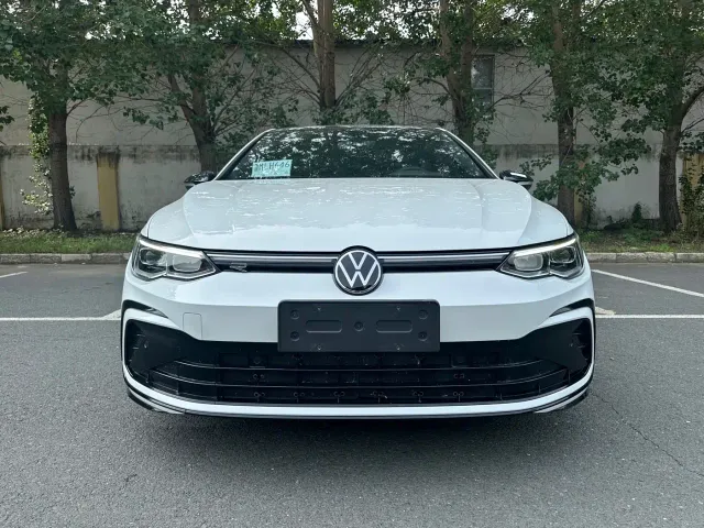 Volkswagen Golf — Фото автомобиля 2