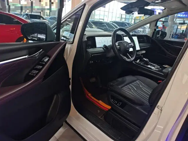 GAC Trumpchi M8 — Фото автомобиля 15