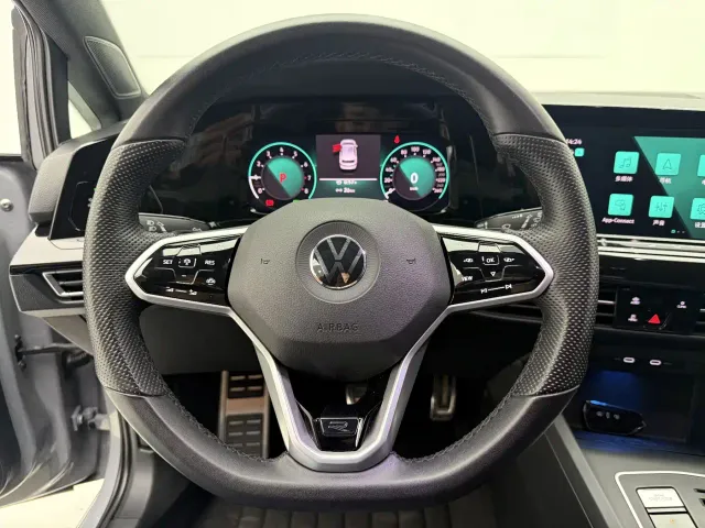 Volkswagen Golf — Фото автомобиля 12
