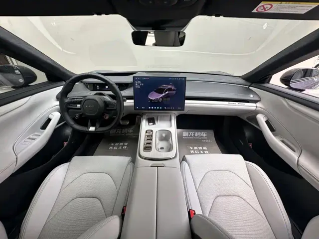Xiaomi SU7 — Фото автомобиля 6