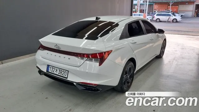 Hyundai Avante CN7 — Фото автомобиля 2