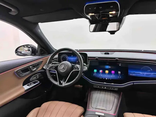 Mercedes-Benz E-Class — Фото автомобиля 17