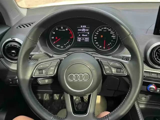 Audi Q2L — Фото автомобиля 10