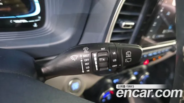 Hyundai Venue — Фото автомобиля 28
