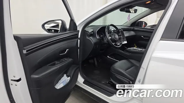 Hyundai Tucson Tucson (NX4) Бензин 1.6 турбо 2WD — Фото автомобиля 10