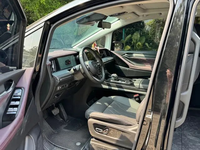 GAC Trumpchi E8 — Фото автомобиля 4