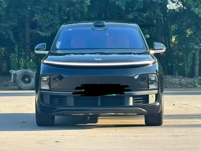 Li Auto L9 — Фото автомобиля 2