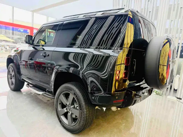 Land Rover Land Rover Defender 2025 90 3.0T P400 X-Dynamic HSE — Фото автомобиля 18