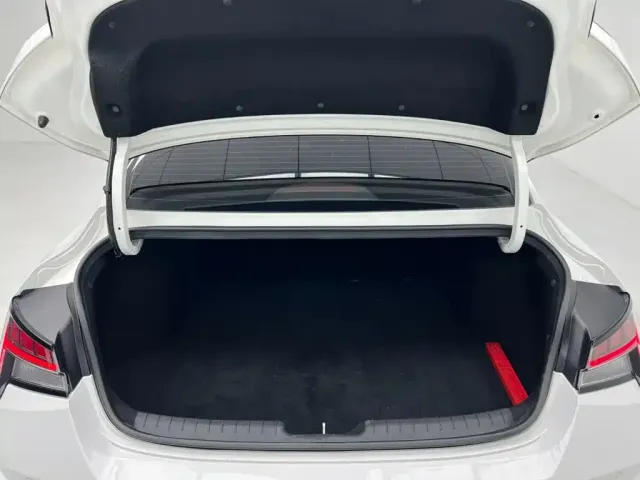 Hyundai Elantra 2022 240TGDi DCT LUX Premium Edition — Фото автомобиля 18