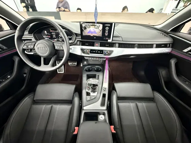 Audi Audi A4L 2025 2 Million Celebration Edition 40 TFSI Fashion Dynamic — Фото автомобиля 6