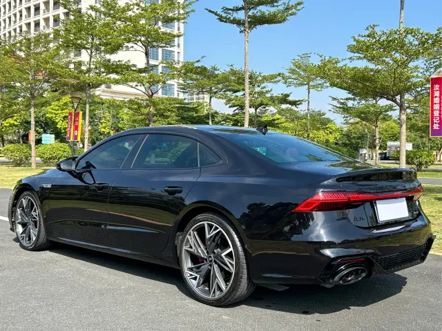 Audi A7L — Фото автомобиля 7