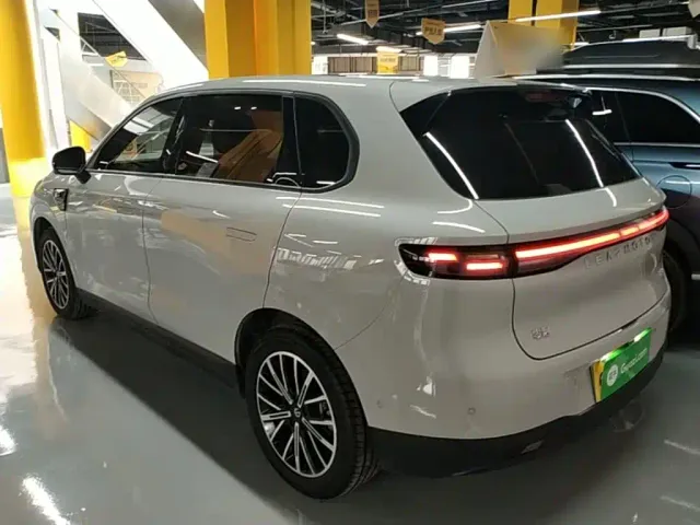 Leapmotor B10 — Фото автомобиля 4