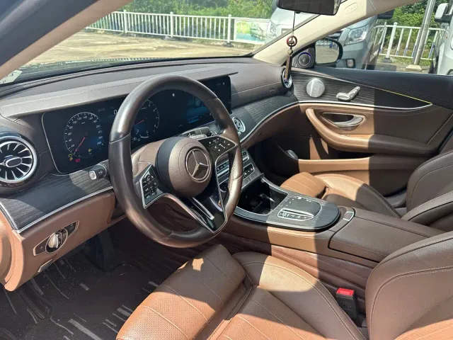 Mercedes-Benz E-Class — Фото автомобиля 6