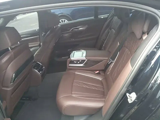 BMW 7 Series — Фото автомобиля 16
