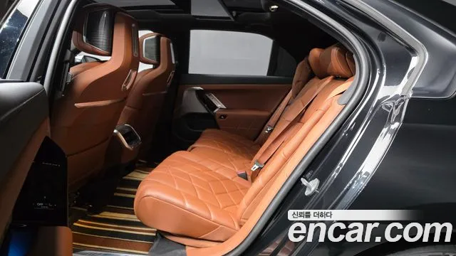 BMW i7 G70 — Фото автомобиля 18