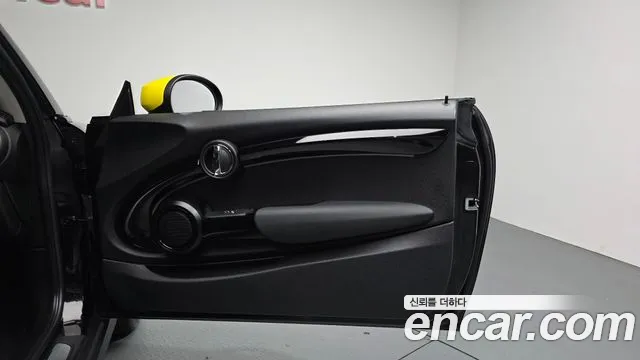 MINI Cooper Cooper Electric — Фото автомобиля 24