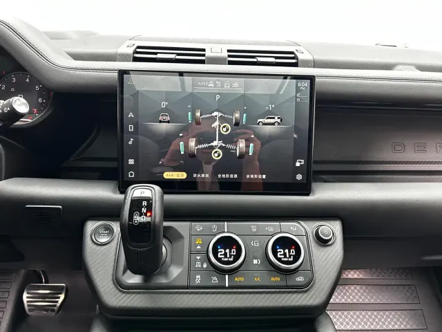 Land Rover Defender — Фото автомобиля 17