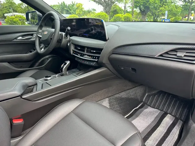 Cadillac CT5 — Фото автомобиля 11
