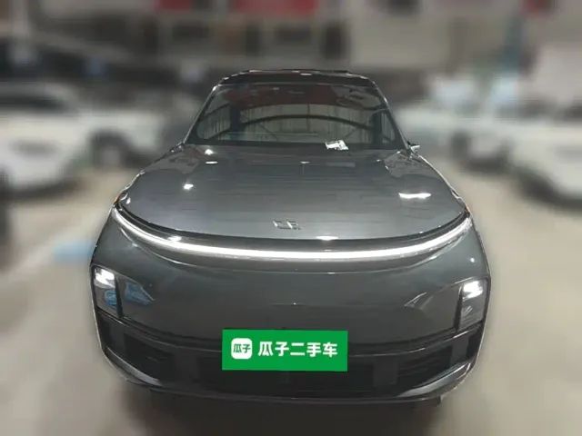 Li Auto L8 — Фото автомобиля 4