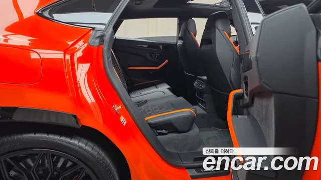 Lamborghini Urus — Фото автомобиля 12