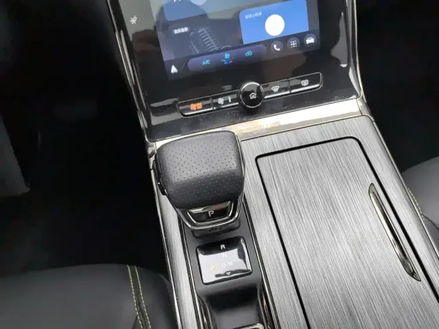 Roewe RX5 — Фото автомобиля 13