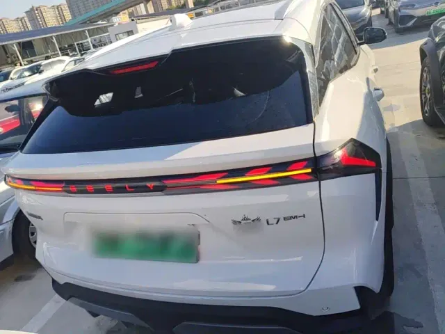 Geely Galaxy L7 — Фото автомобиля 5