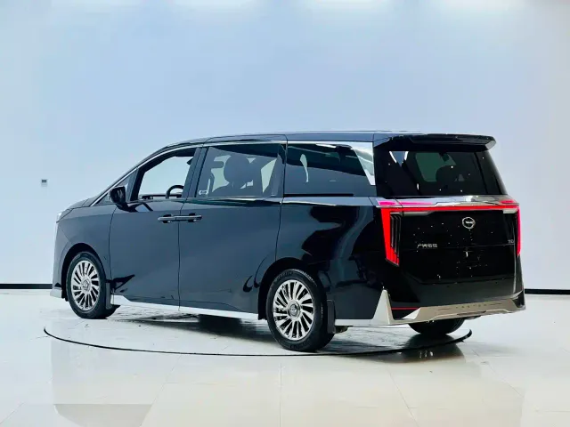 GAC Trumpchi M8 — Фото автомобиля 13