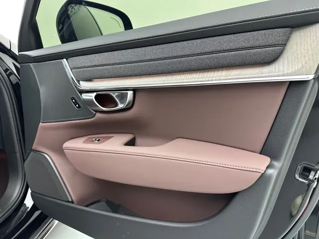 Volvo S90 — Фото автомобиля 20
