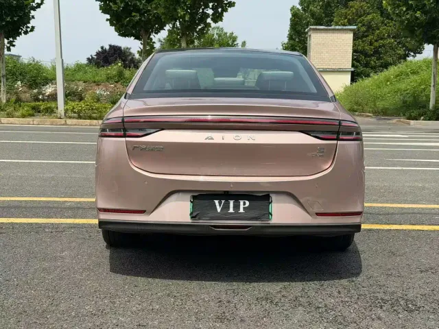 GAC Aion S Plus — Фото автомобиля 9