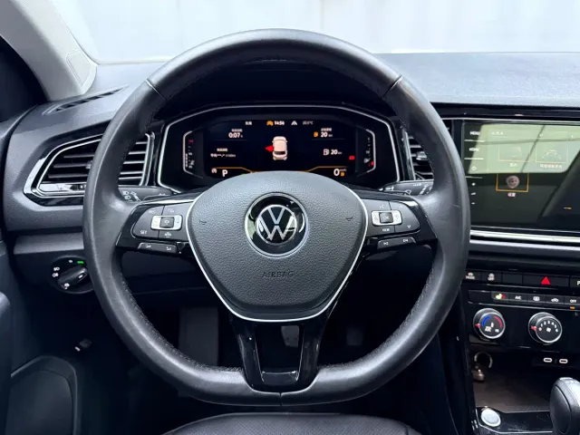 Volkswagen T-Roc — Фото автомобиля 8
