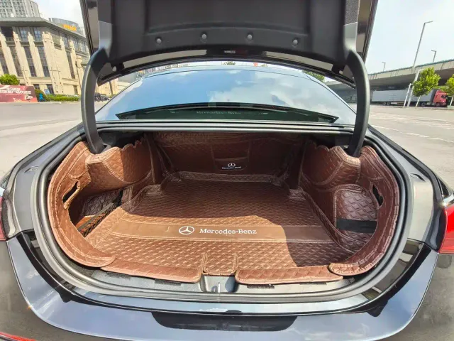 Mercedes-Benz E-Class — Фото автомобиля 16