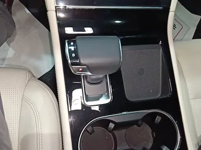 Li Auto ONE — Фото автомобиля 13