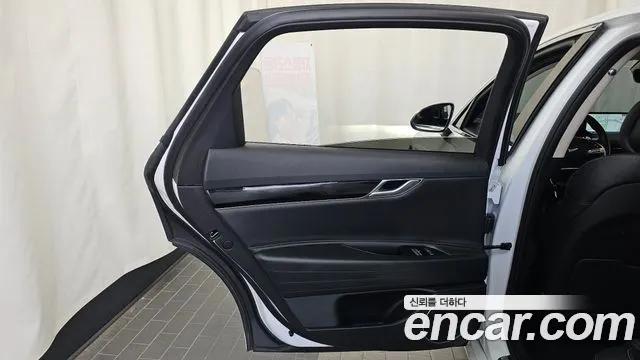 Genesis G80 RG3 — Фото автомобиля 25