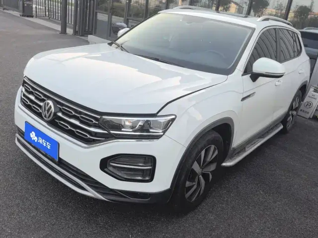 Фотография автомобиля — Volkswagen Tayron