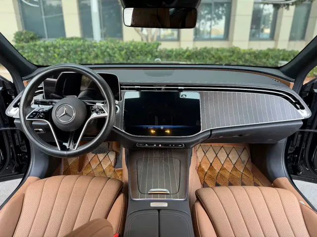Mercedes-Benz E-Class — Фото автомобиля 5