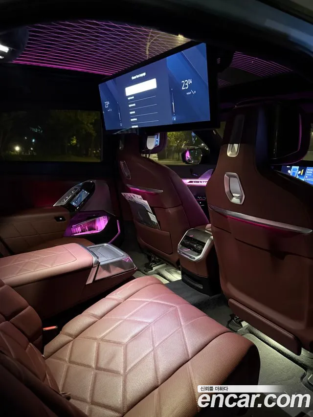 BMW 7-Series 7 серия (G70) 740i sDrive M Sport — Фото автомобиля 8