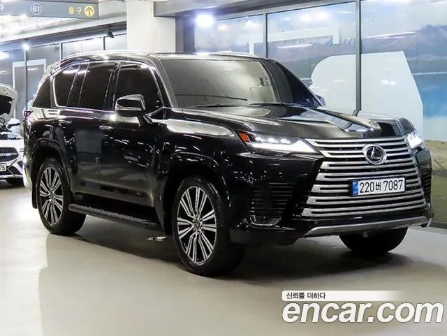 Фотография автомобиля — Lexus LX 4th Gen