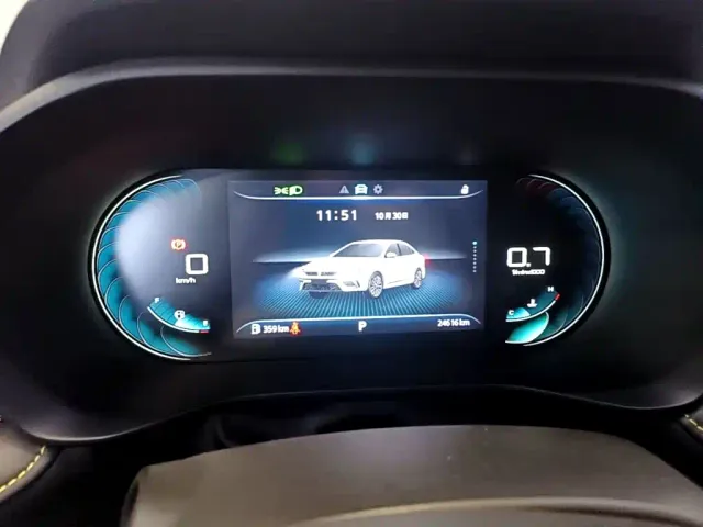 Roewe i5 — Фото автомобиля 11