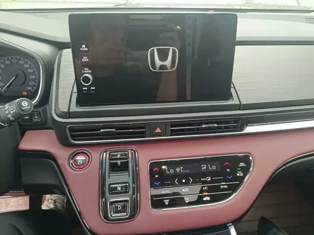 Honda Elysion — Фото автомобиля 12