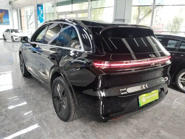 Li Auto L6 — Фото автомобиля 4