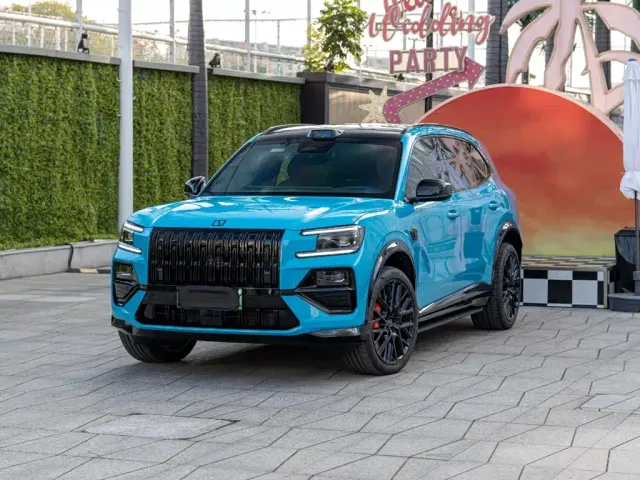 Фотография автомобиля — Zeekr 8X